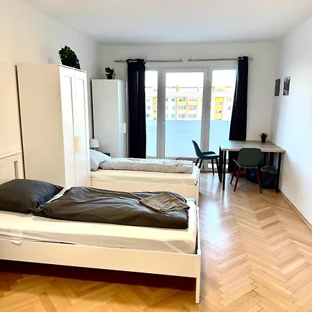 Perfekt Fuer Monteure - 5 Einzelbetten Appartamento Graz